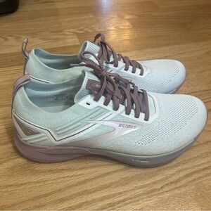 Brooks Ricochet Running Sneakers Sz 11 Women’s DNA Mauve Pink White Gray Shoes